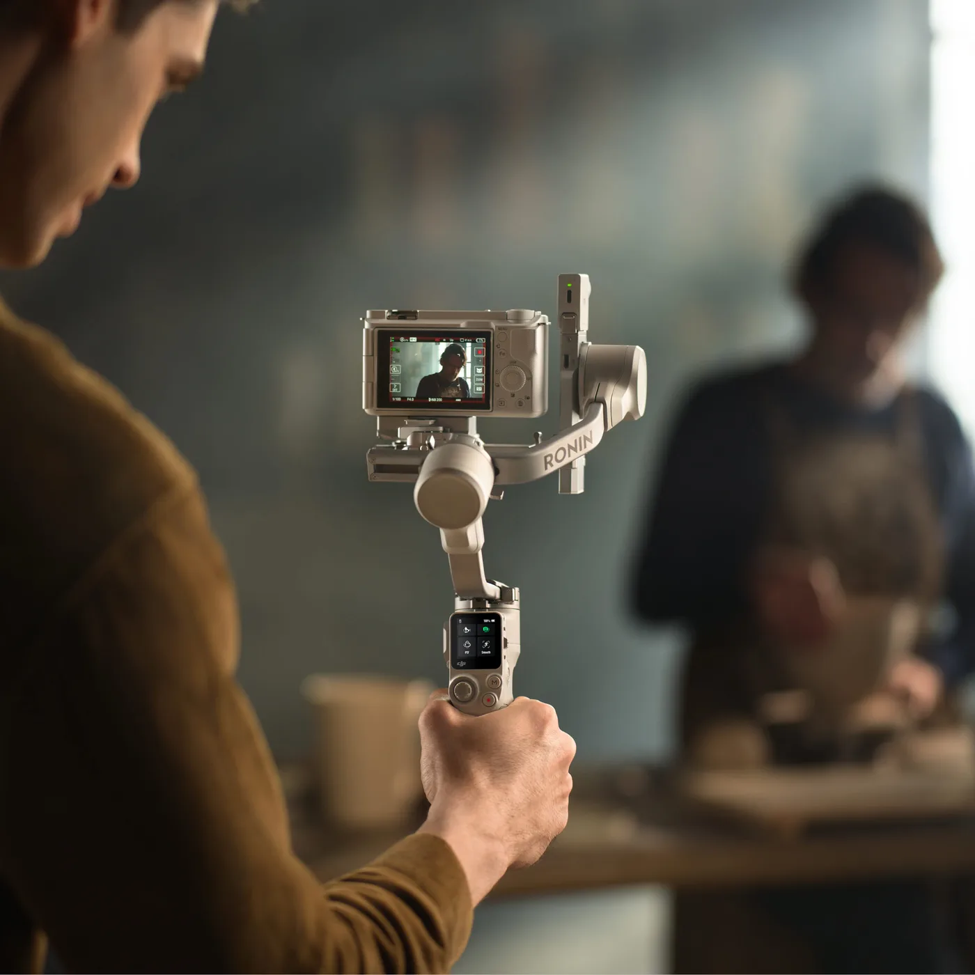 مثبّت كاميرا DJI RS 4 Mini Combo — صورة 2