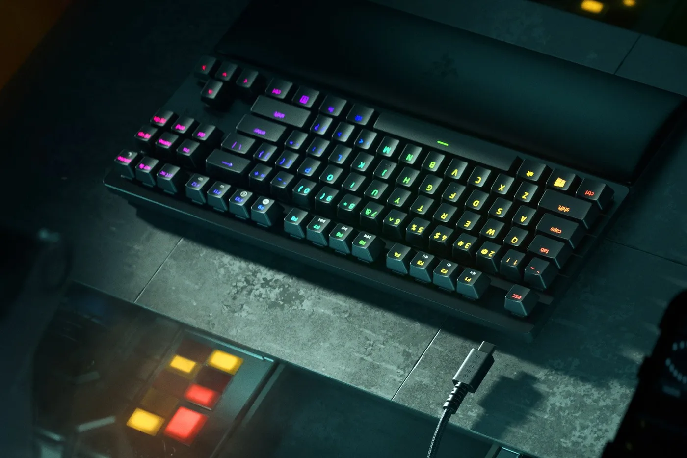 لوحة مفاتيح Razer Huntsman V2 Tenkeyless (Red Switch) — صورة 2
