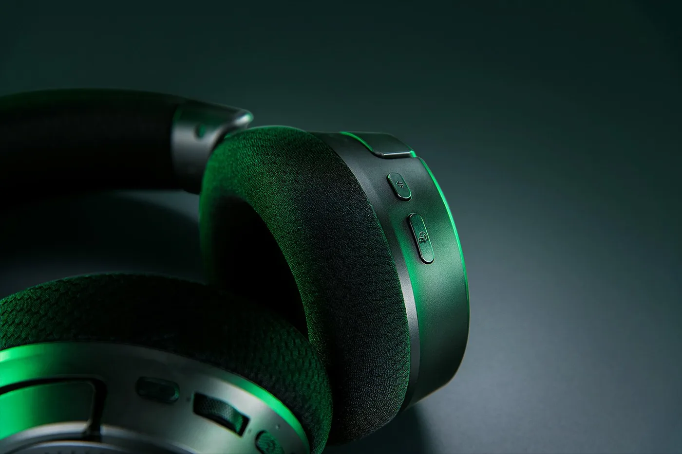 سماعة Razer KRAKEN V4 Wireless RGB — صورة 7